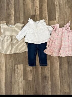 6-12 month spring / summer girl bundle - 4 pieces - Gap and Old Navy